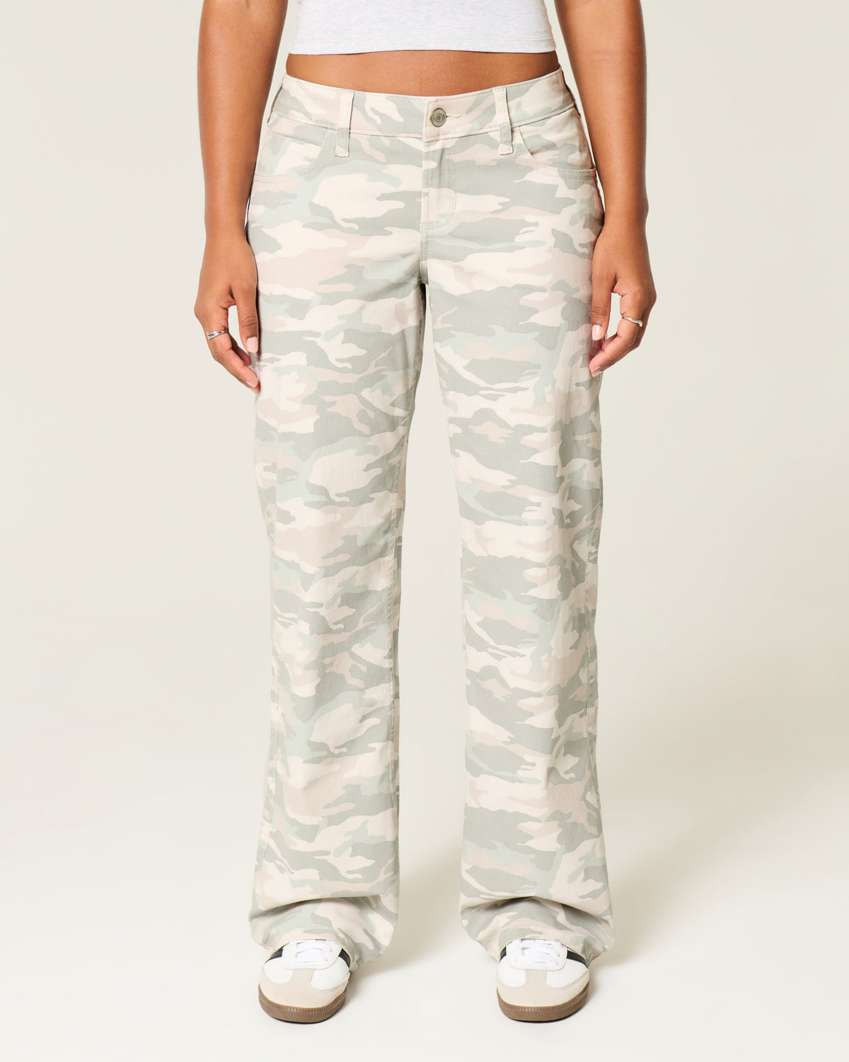 Hollister Curvy Low-Rise Y2K Camo Baggy Jeans