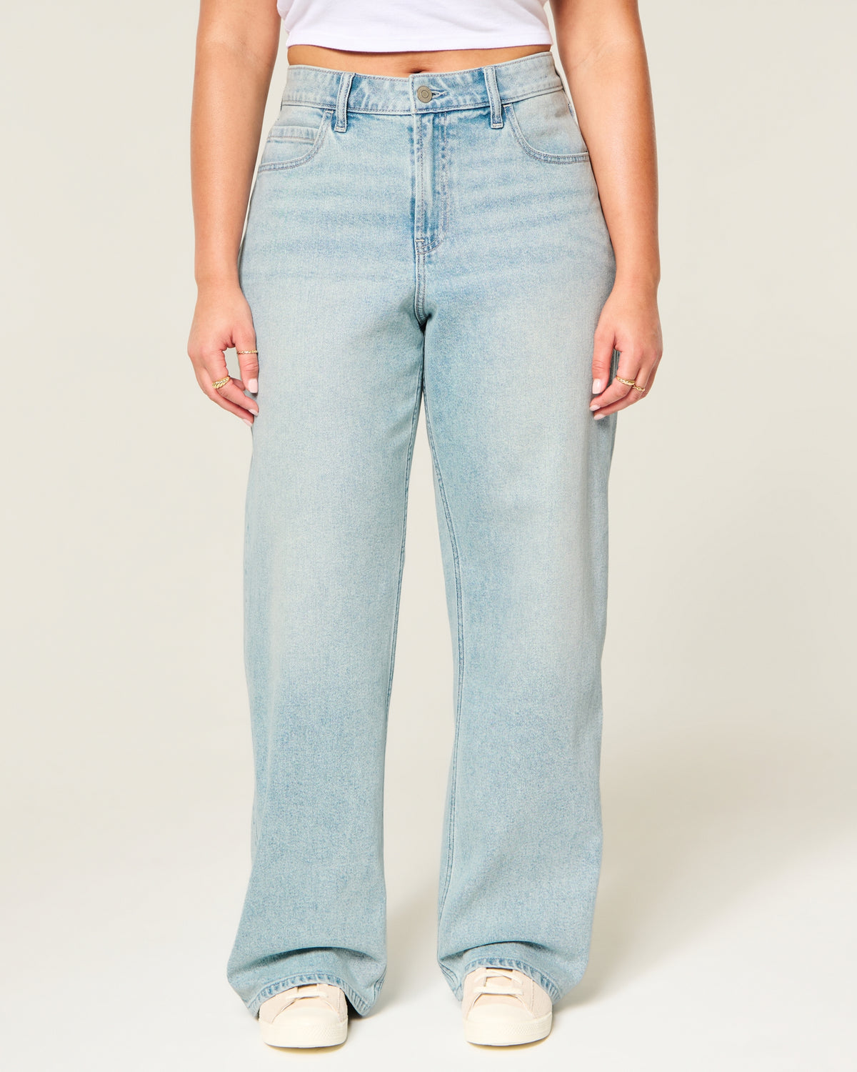 Hollister Curvy High-Rise Baggy Jeans