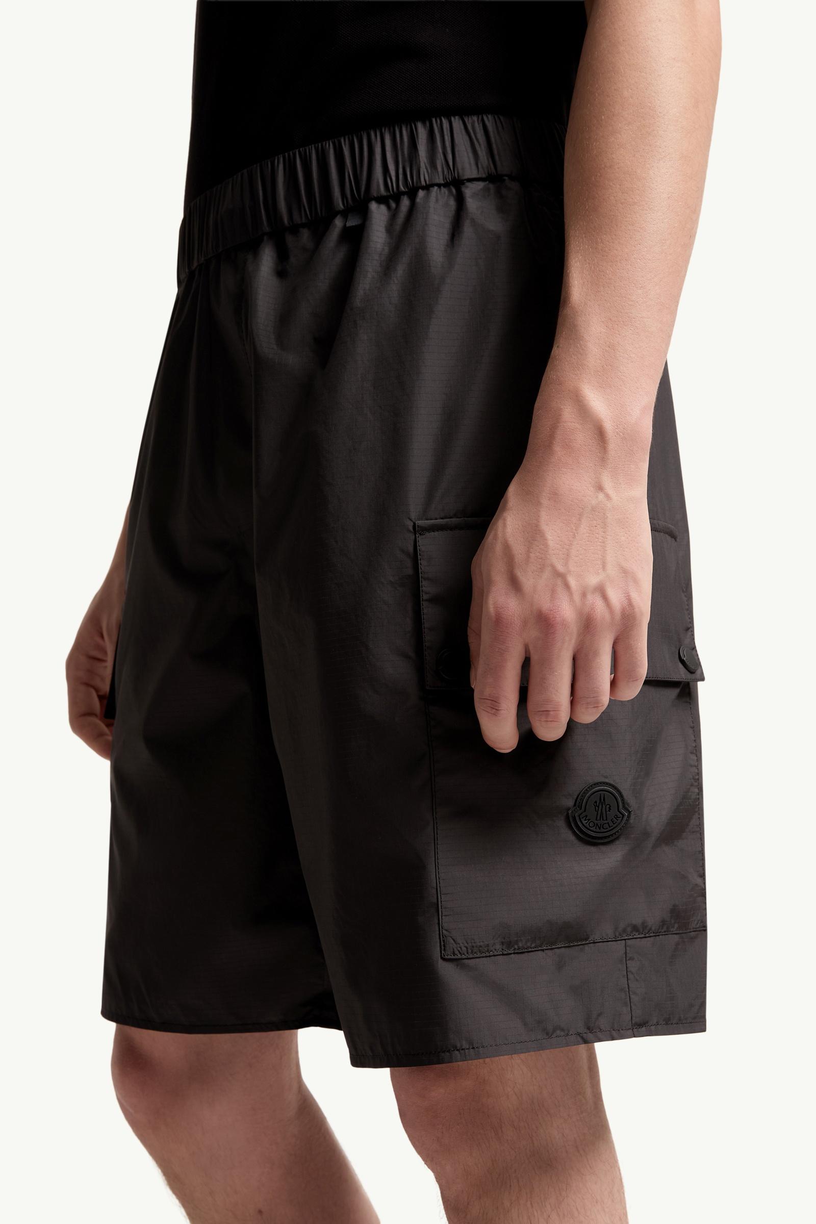 Moncler Cargo Shorts Black Black