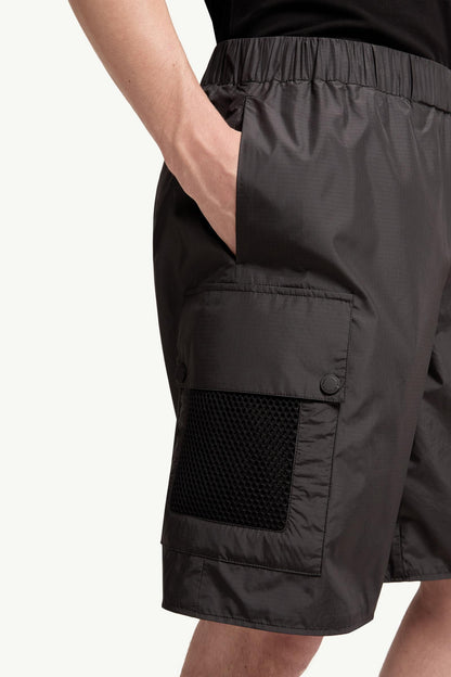 Moncler Cargo Shorts Black Black