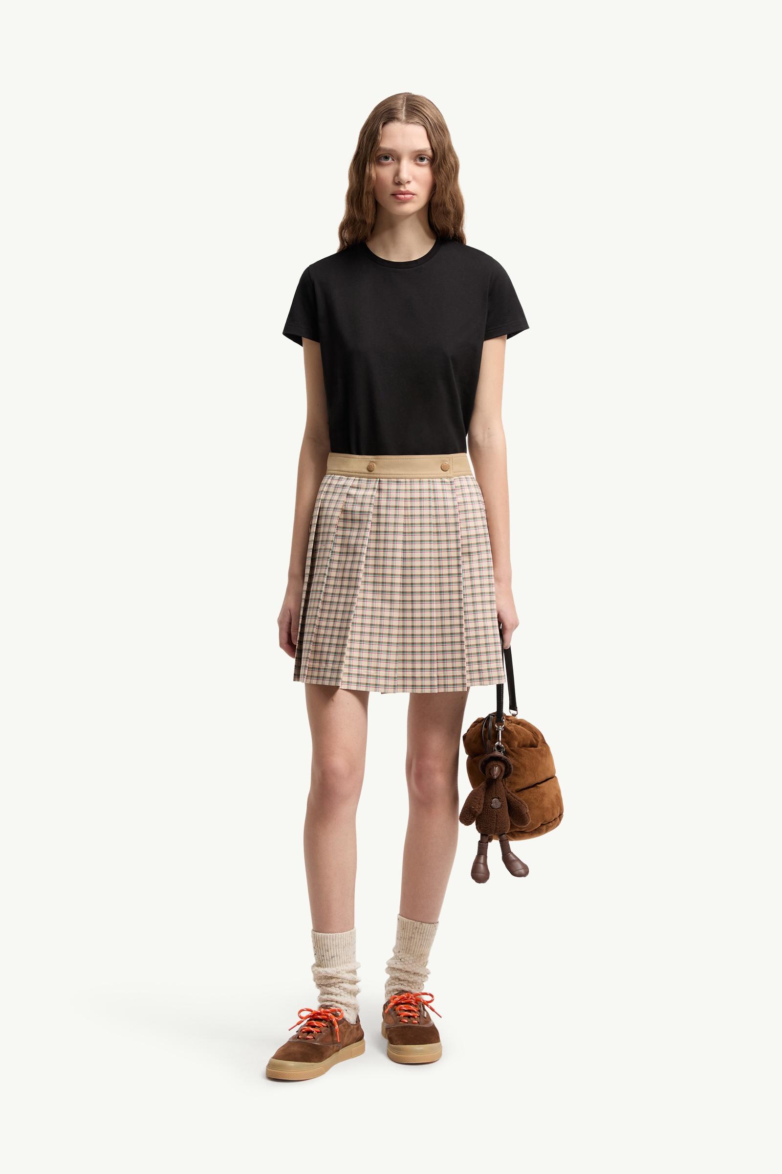 Moncler Logo Patch Cotton Jersey T-Shirt Black Black