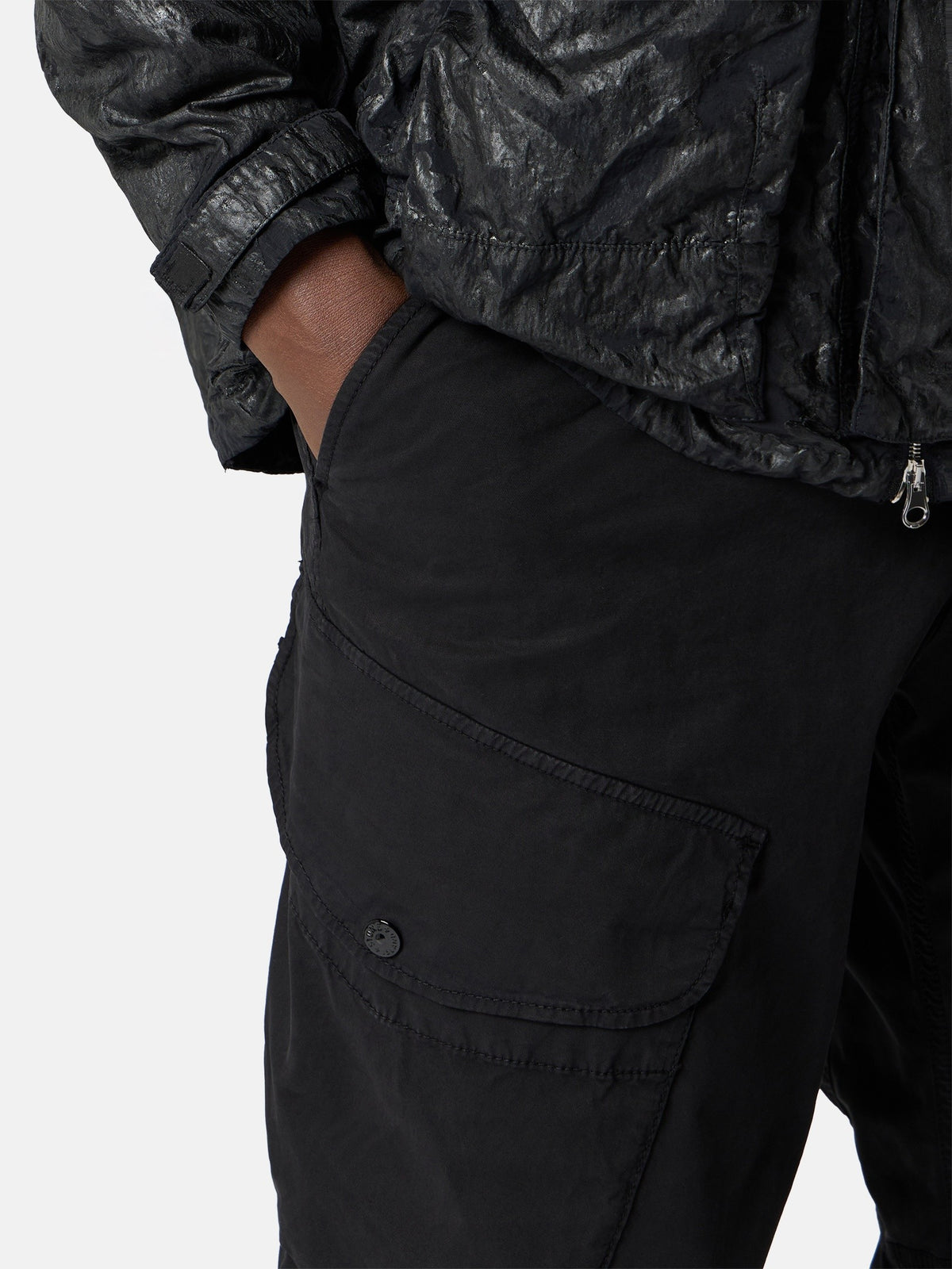 Stone Island Loose-Fit Cargo Trousers with Snap Pockets 3100003
