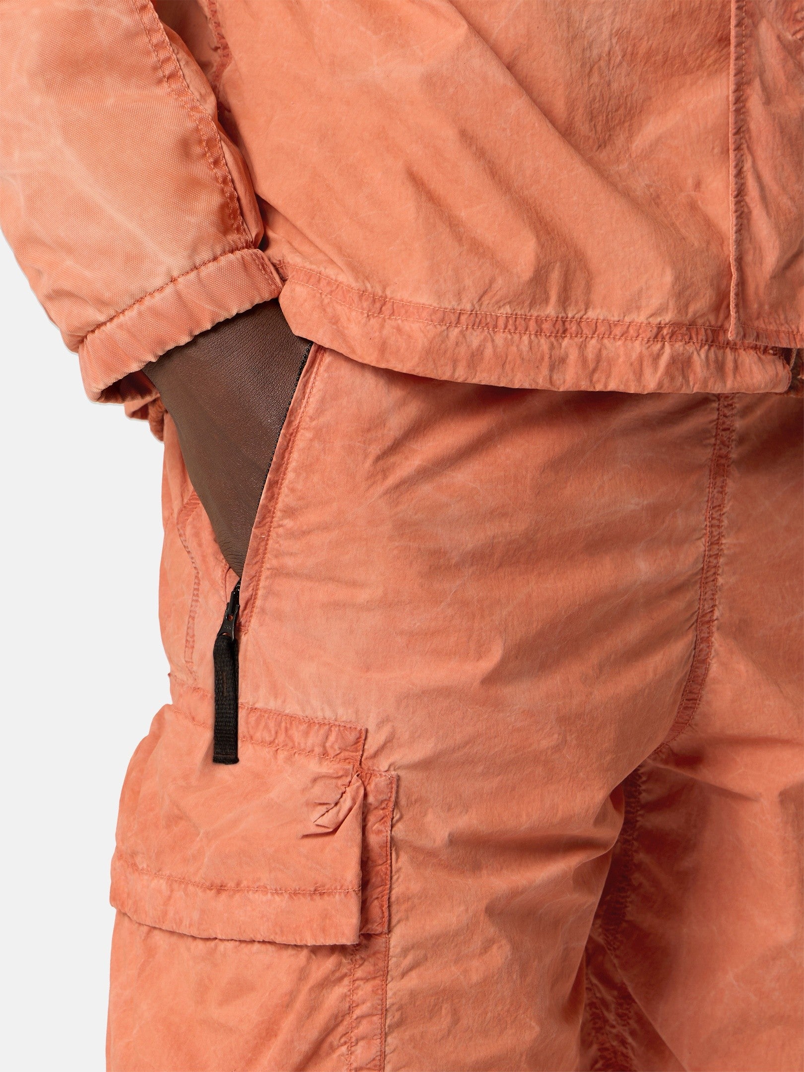 Stone Island Loose-Wide-Leg-Fit Bermuda Shorts with Iridescent Effect L100006