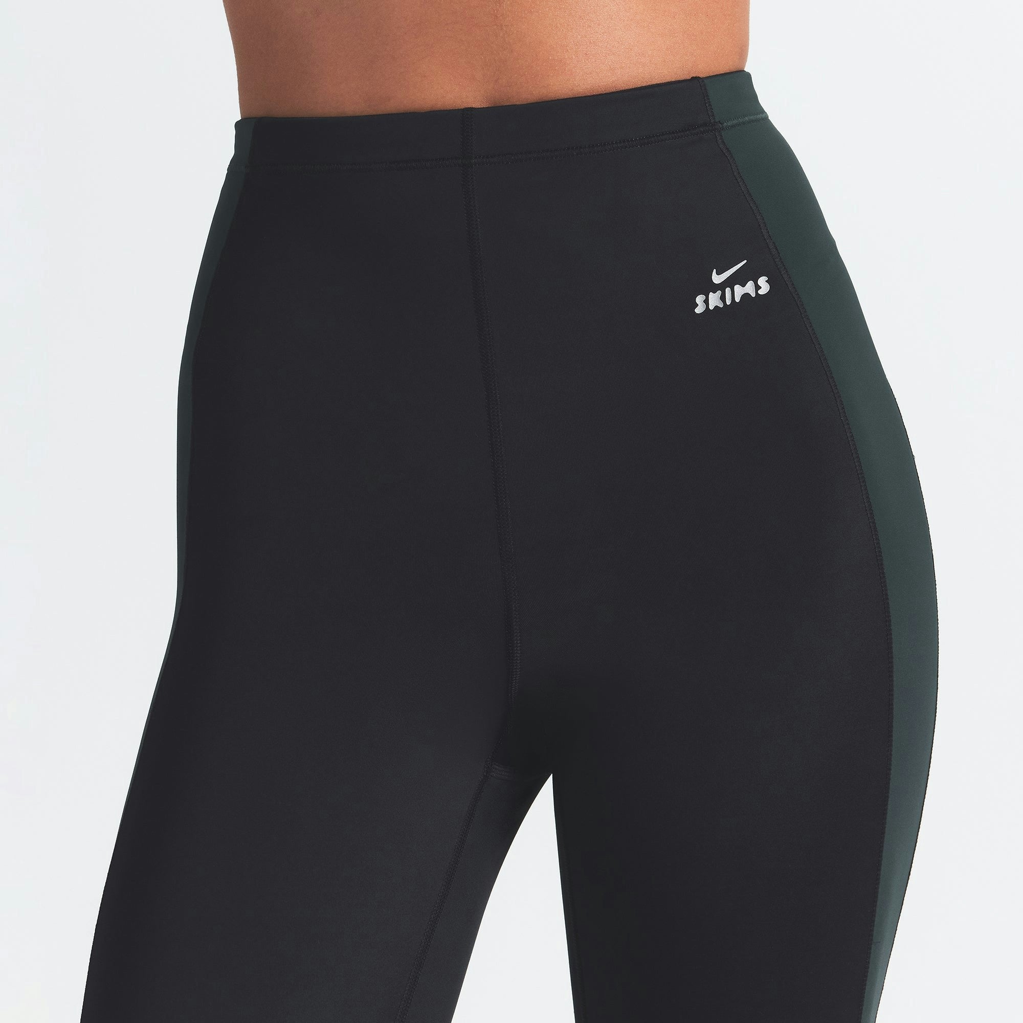 Skims Nikeskims Shine Drawcord Stirrup 26" Legging Obsidian And Dark Teal