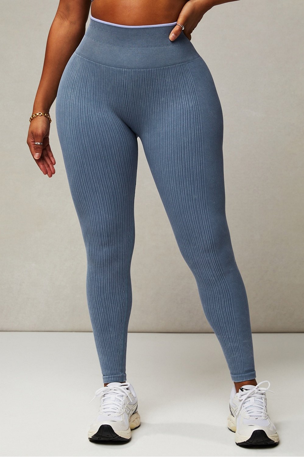 #color_washed-elemental-blue/classic-white