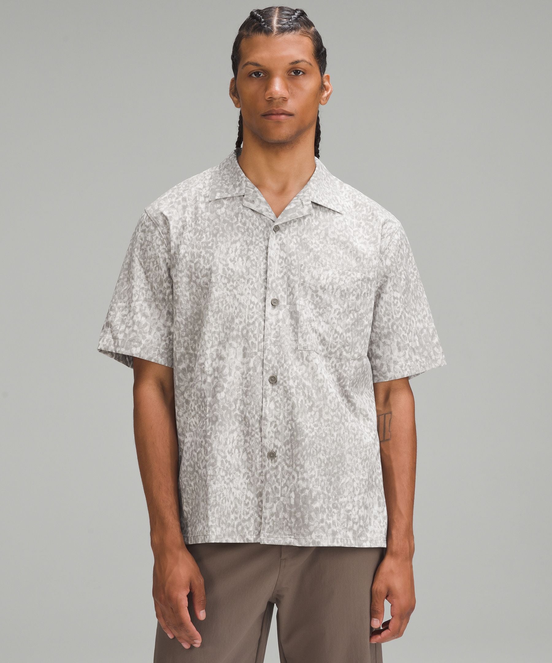 #color_lined-leopard-white-opal-carbon-dust