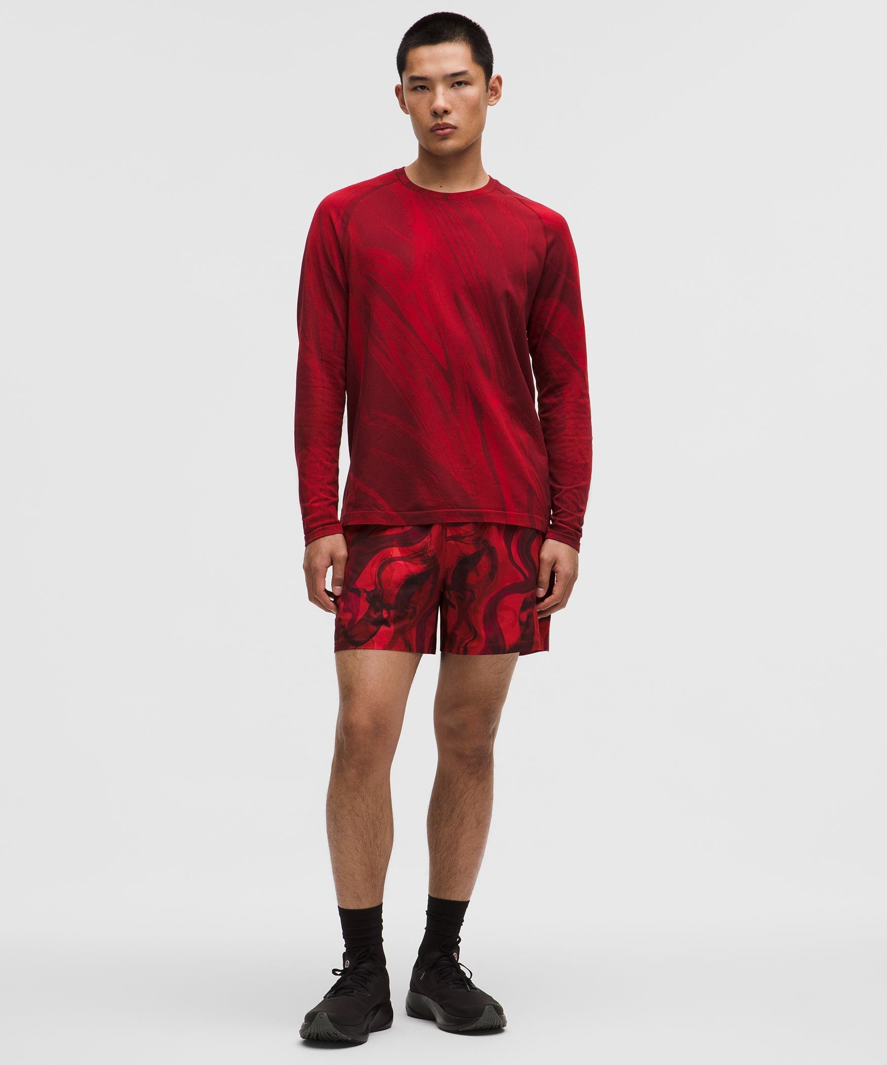 #color_swirling-plumes-oxford-red/burgundy-bay