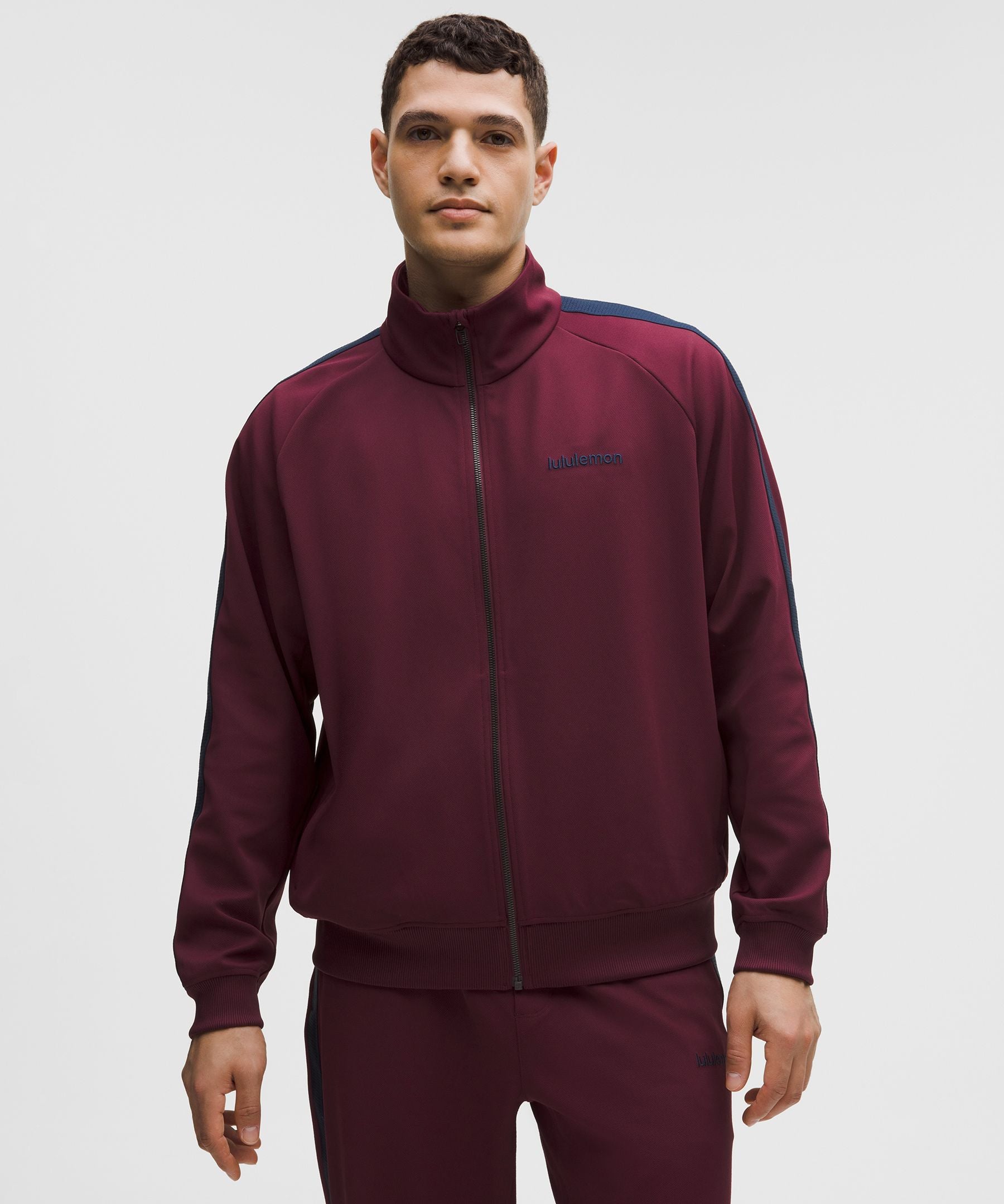 #color_burgundy-bay