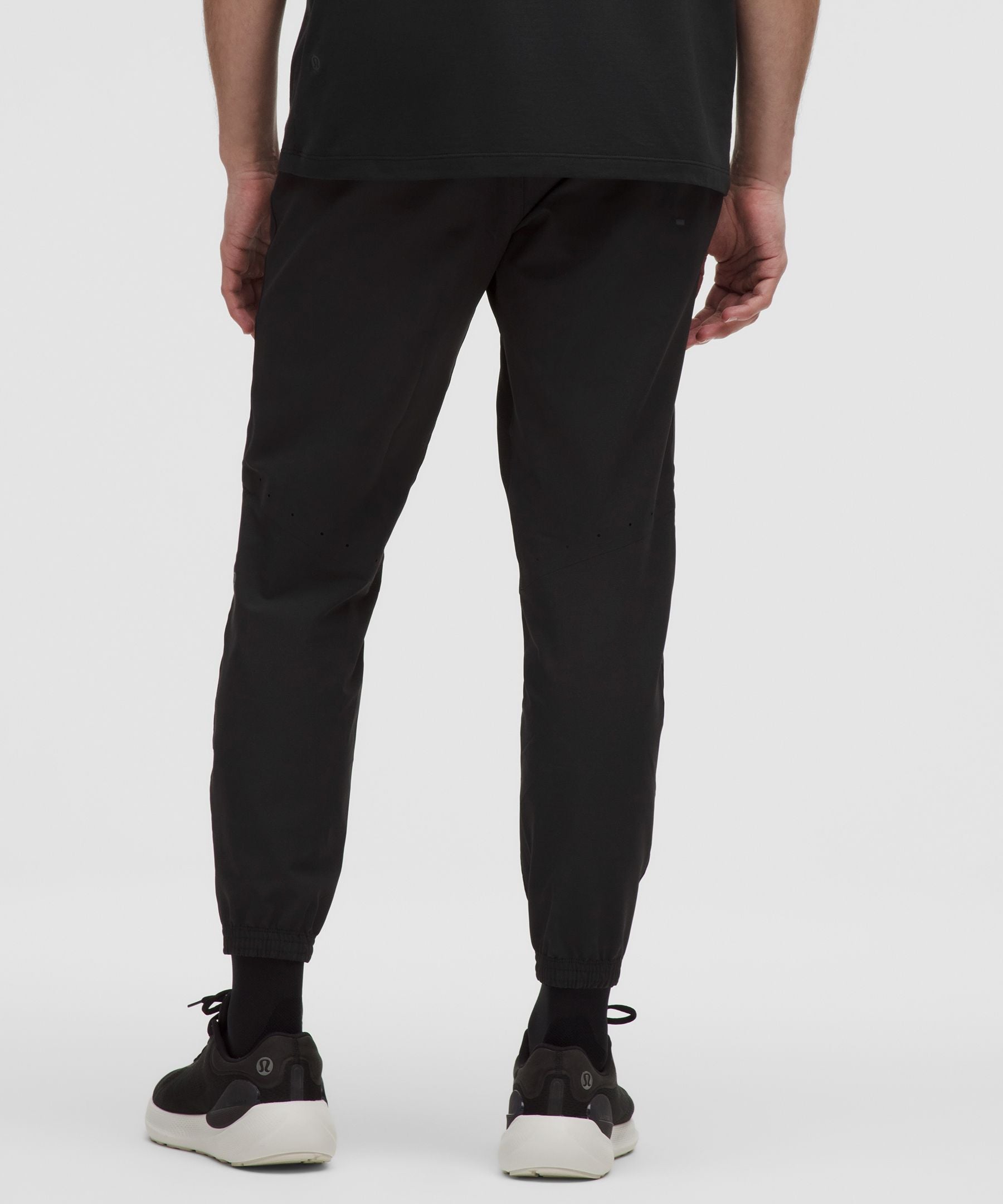 Lululemon License to Train Jogger *Regular Black
