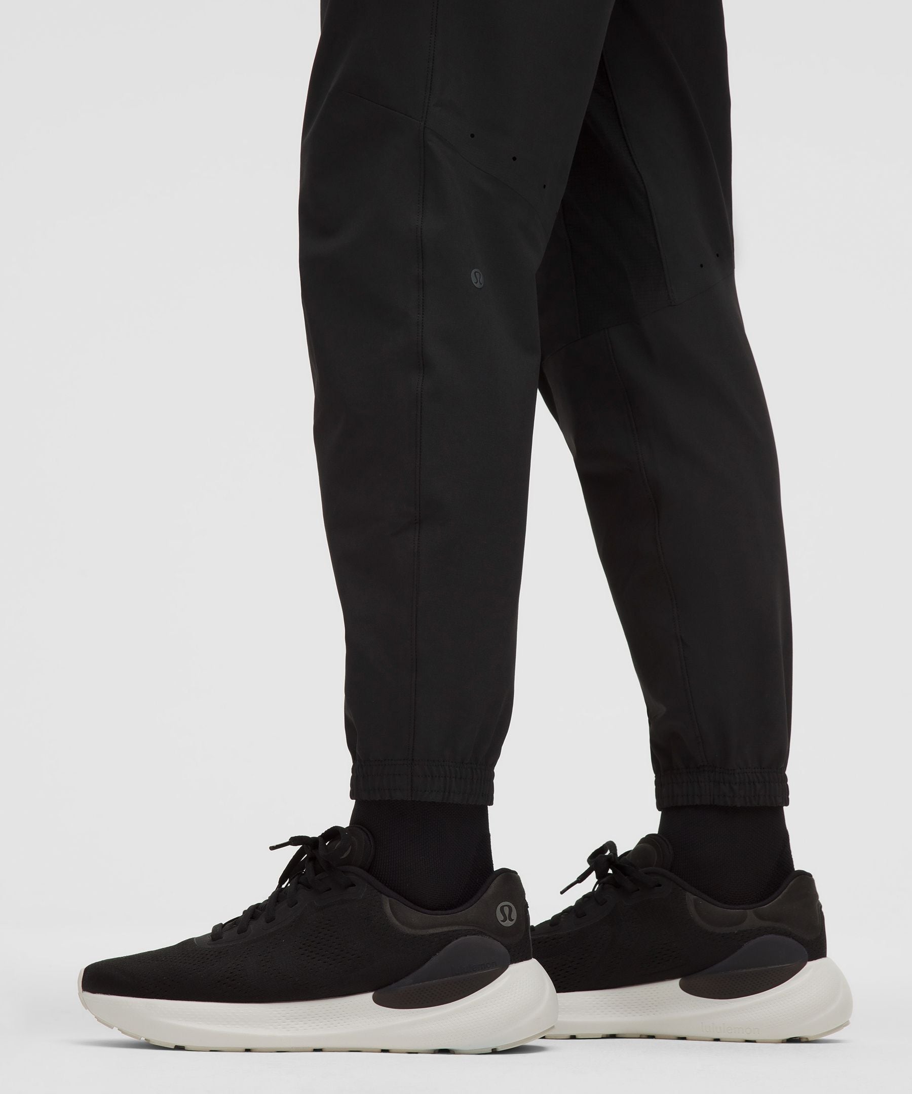 Lululemon License to Train Jogger *Regular Black