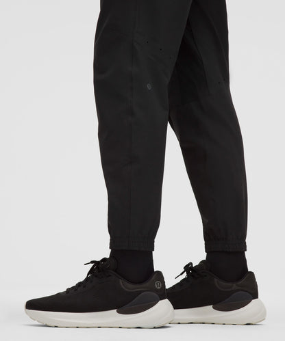 Lululemon License to Train Jogger *Regular Black