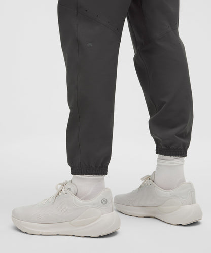 Lululemon License to Train Jogger *Regular Graphite Grey