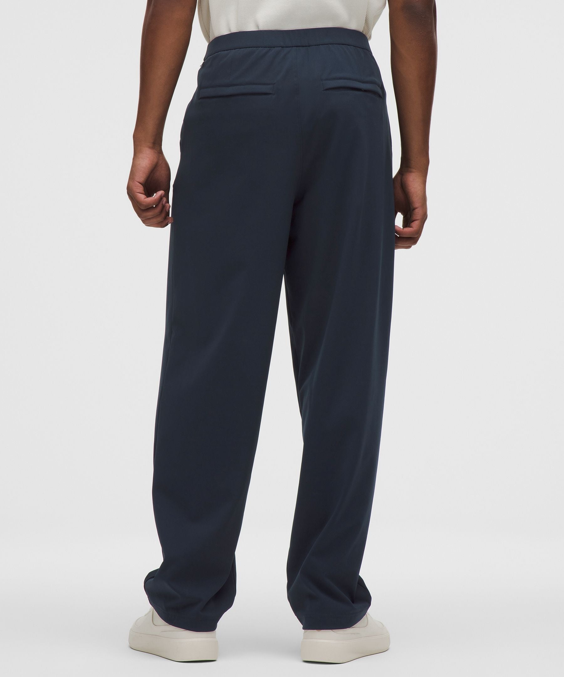 Lululemon Men's Daydrift Relaxed-Fit Pleated Trouser Shorter *No Belt Loops