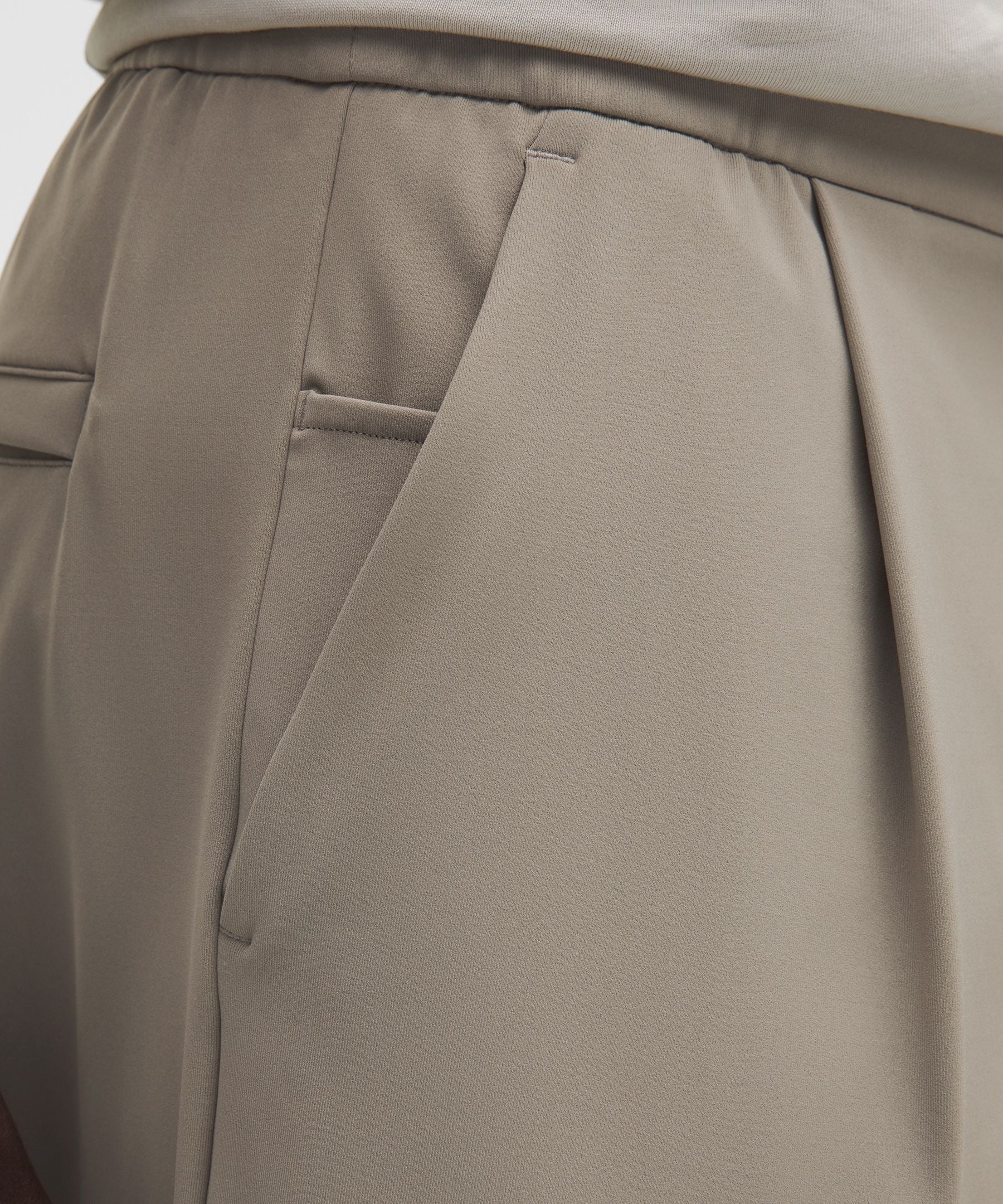 Lululemon Men's Daydrift Relaxed-Fit Pleated Trouser *Regular
