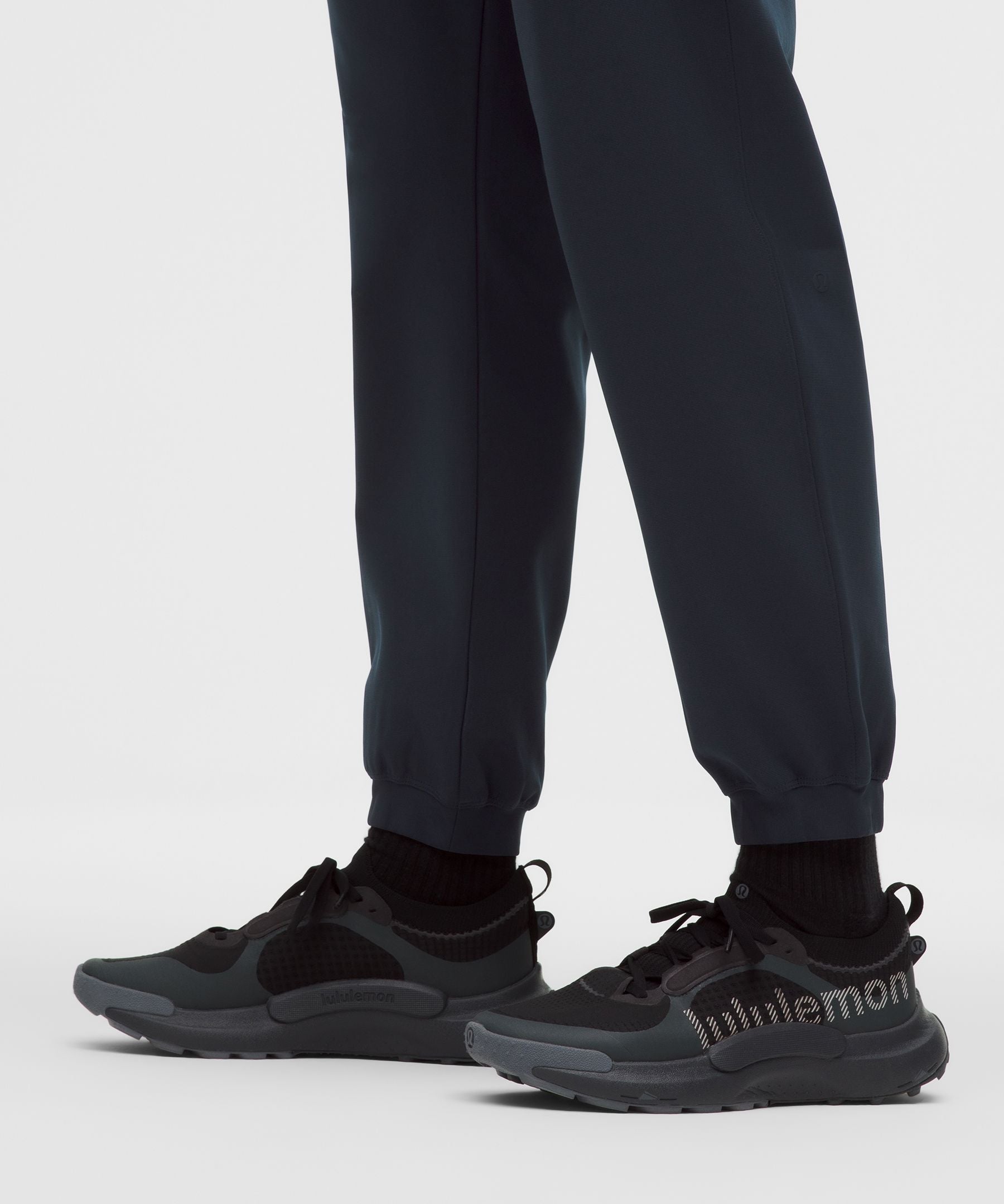 Lululemon Sojourn Jogger *Shorter