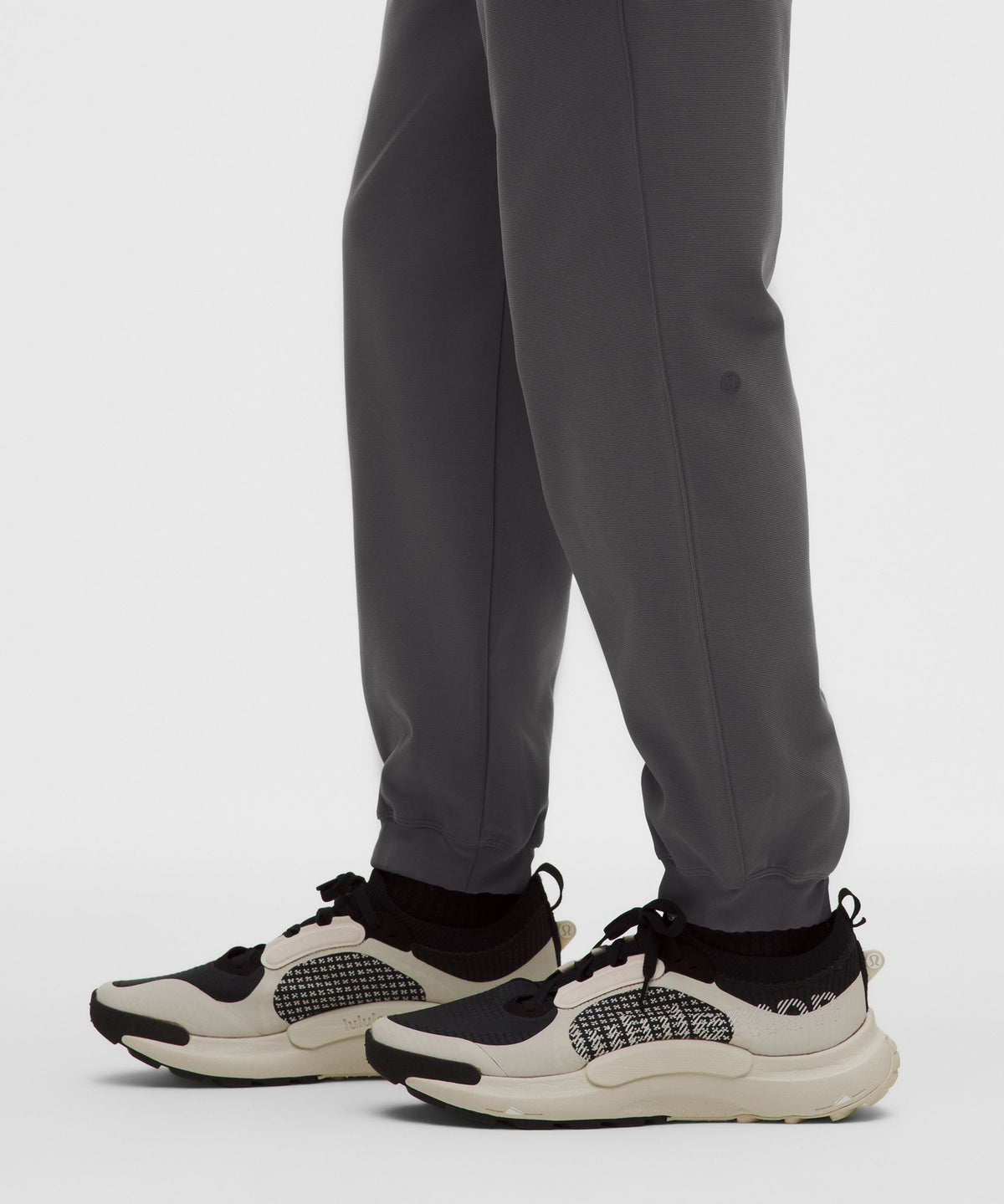 Lululemon Sojourn Jogger *Shorter