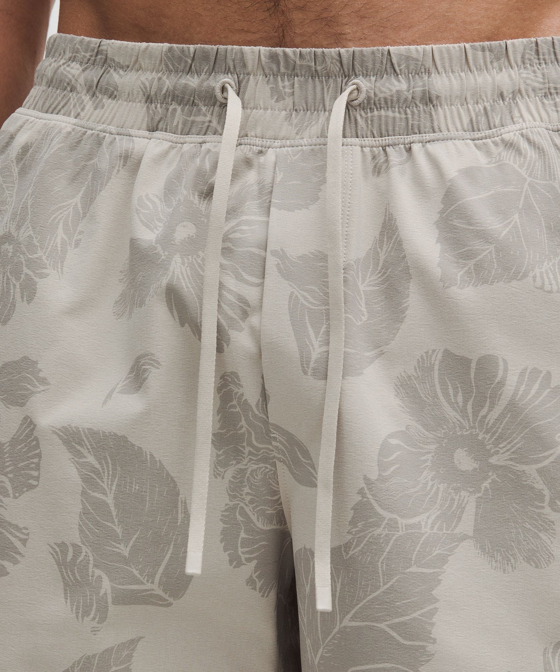 Lululemon Swim Short 7" *Lined Carved Flower Gray Multi