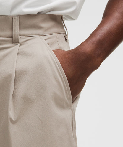 Lululemon Woven Relaxed-Fit Pleated Short 8"