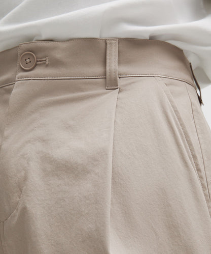 Lululemon Woven Relaxed-Fit Pleated Short 8"