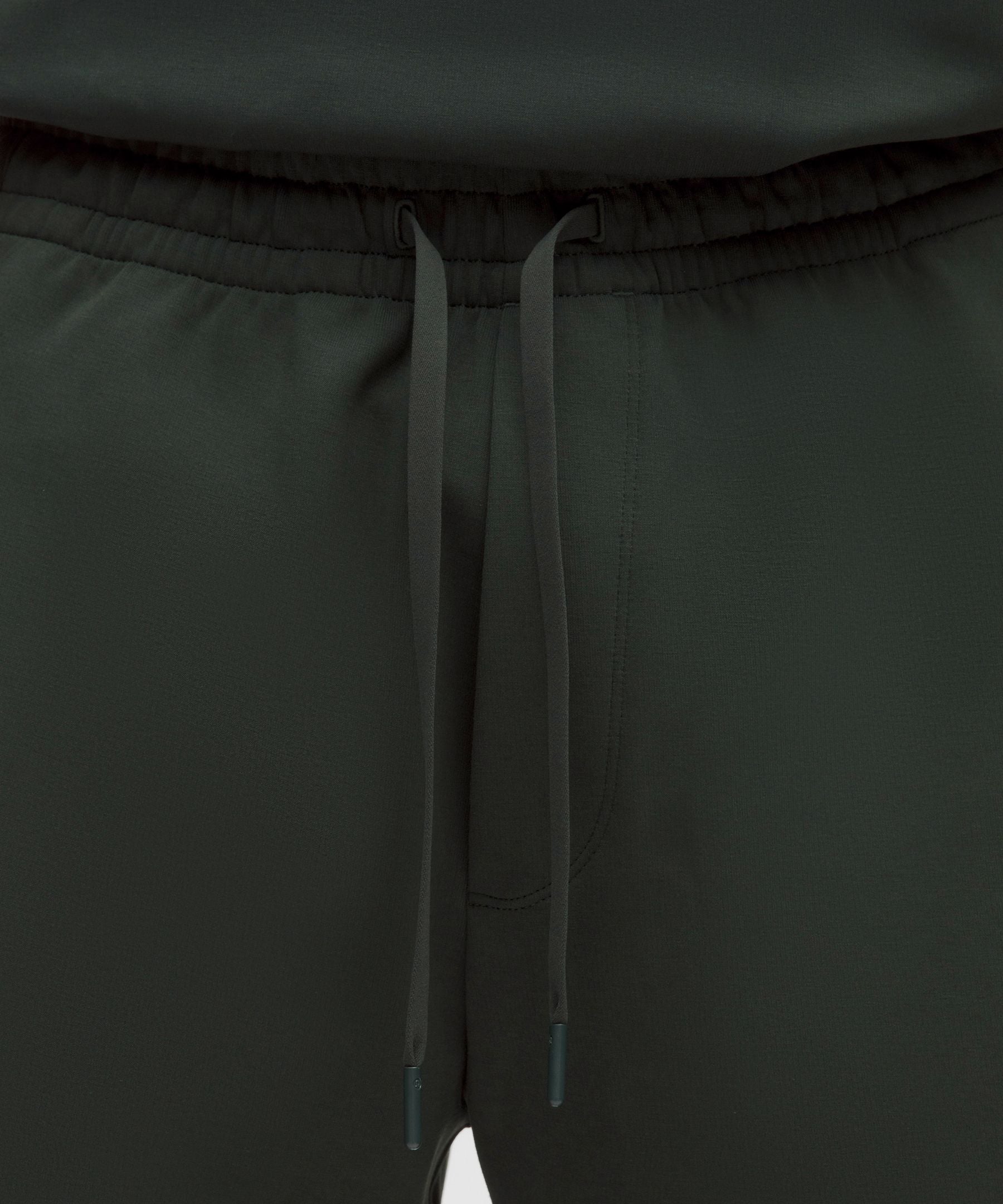 Lululemon Grand Standard Short 8"