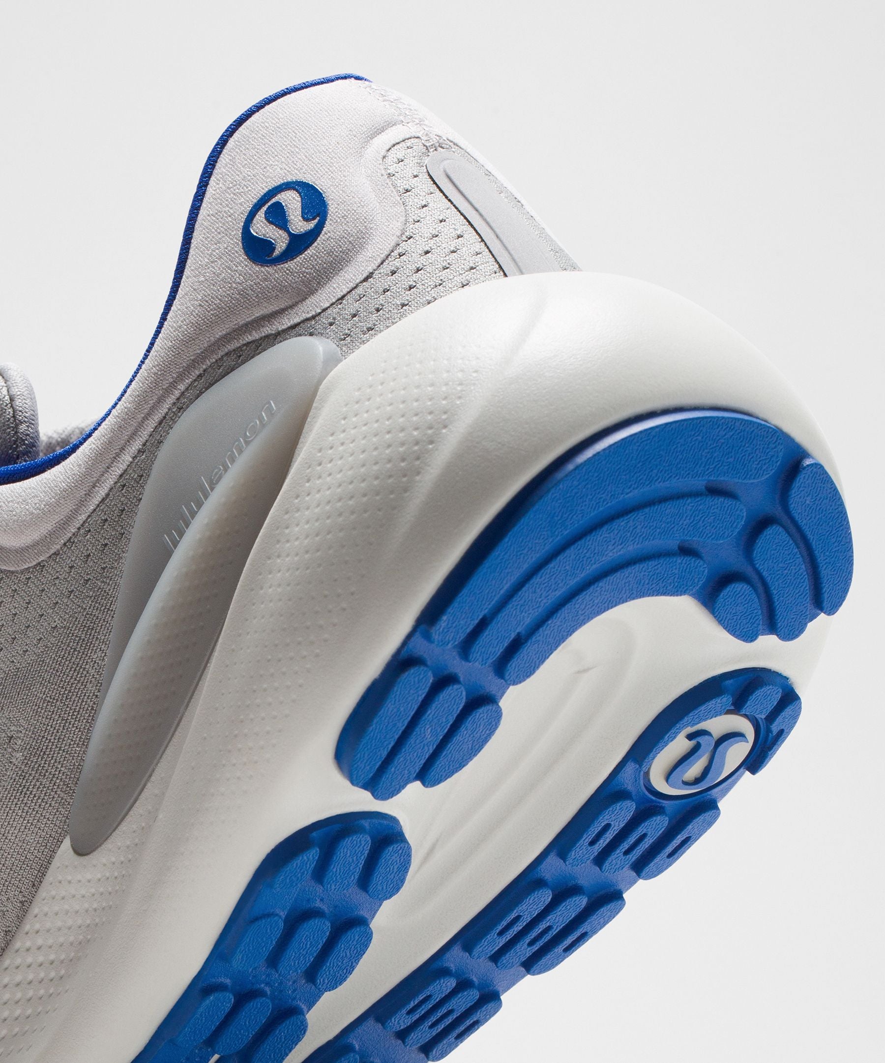 Lululemon Men's Beyondfeel Running Shoe Silver Drop/Vapor/Galactic Cobalt