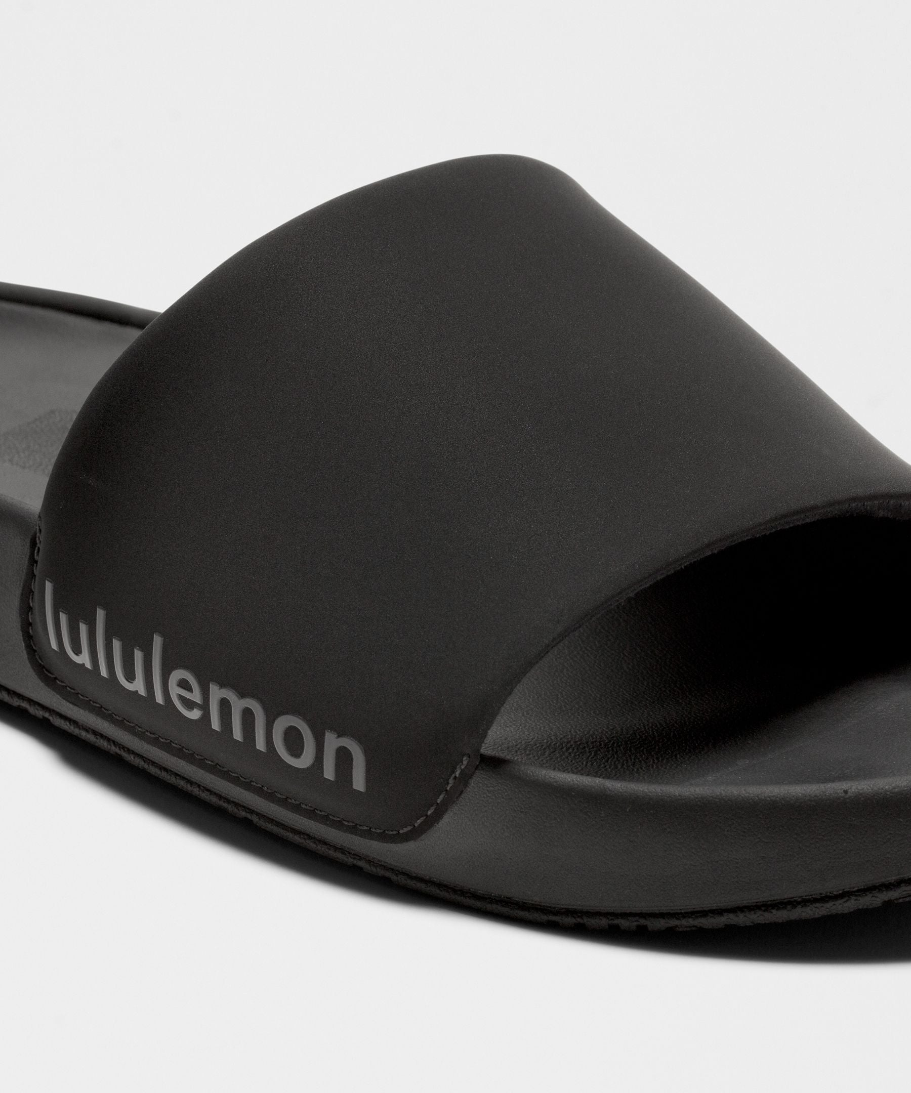 Lululemon Men's Restfeel Slide Black/Graphite Grey