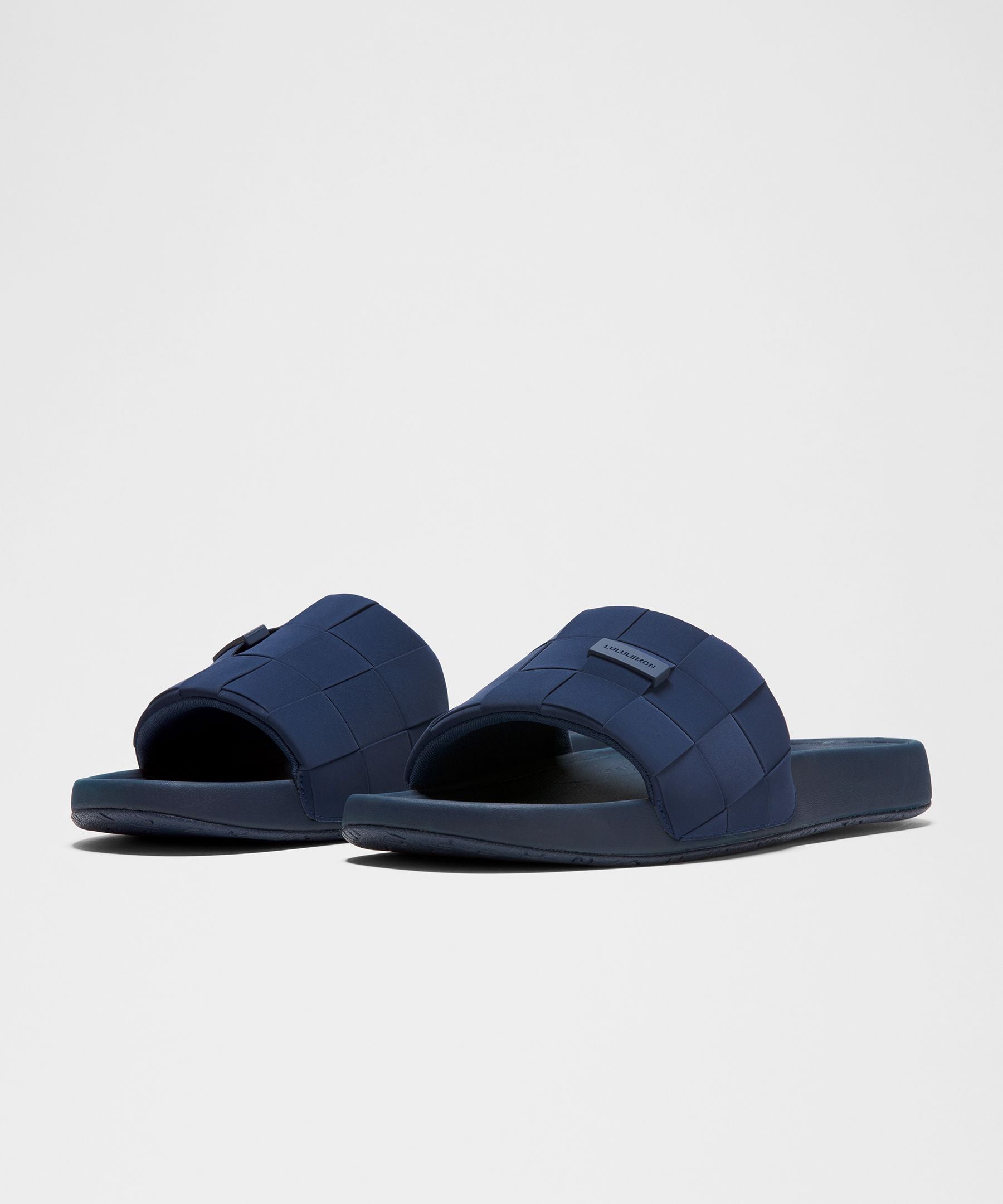 Lululemon Men's Restfeel Woven Slide