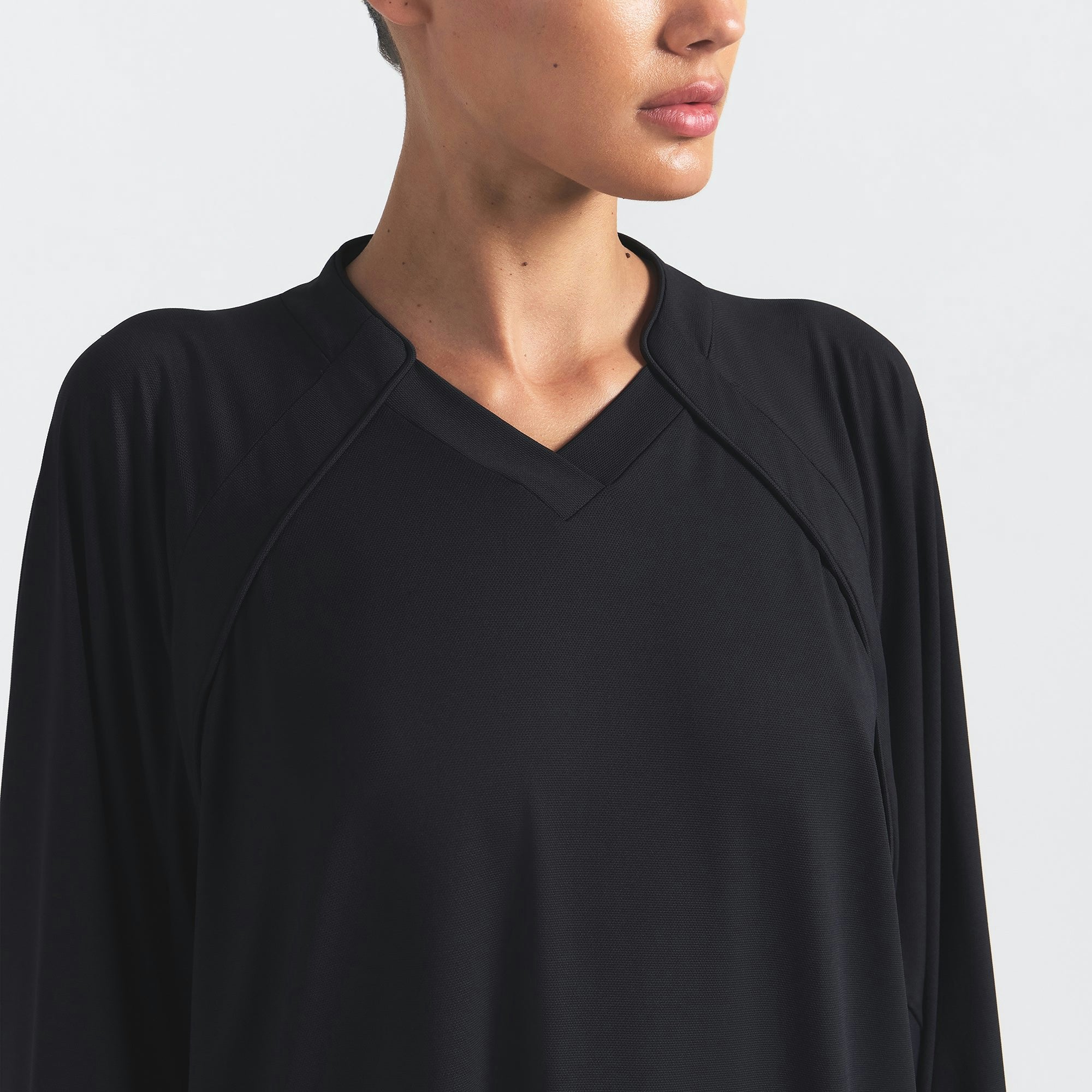Skims Nikeskims Airy V-Neck Oversized Long Sleeve Top Obsidian