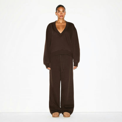 BOYFRIEND FLEECE V NECK PULLOVER