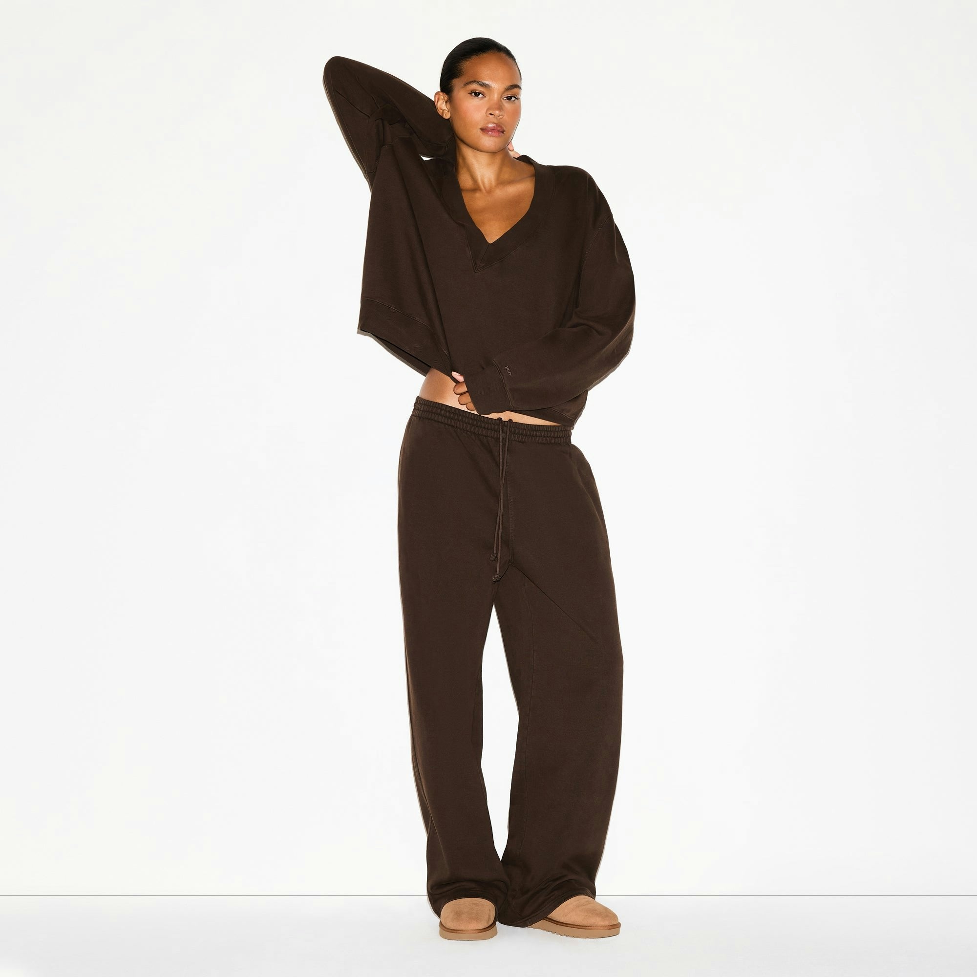 BOYFRIEND FLEECE V NECK PULLOVER
