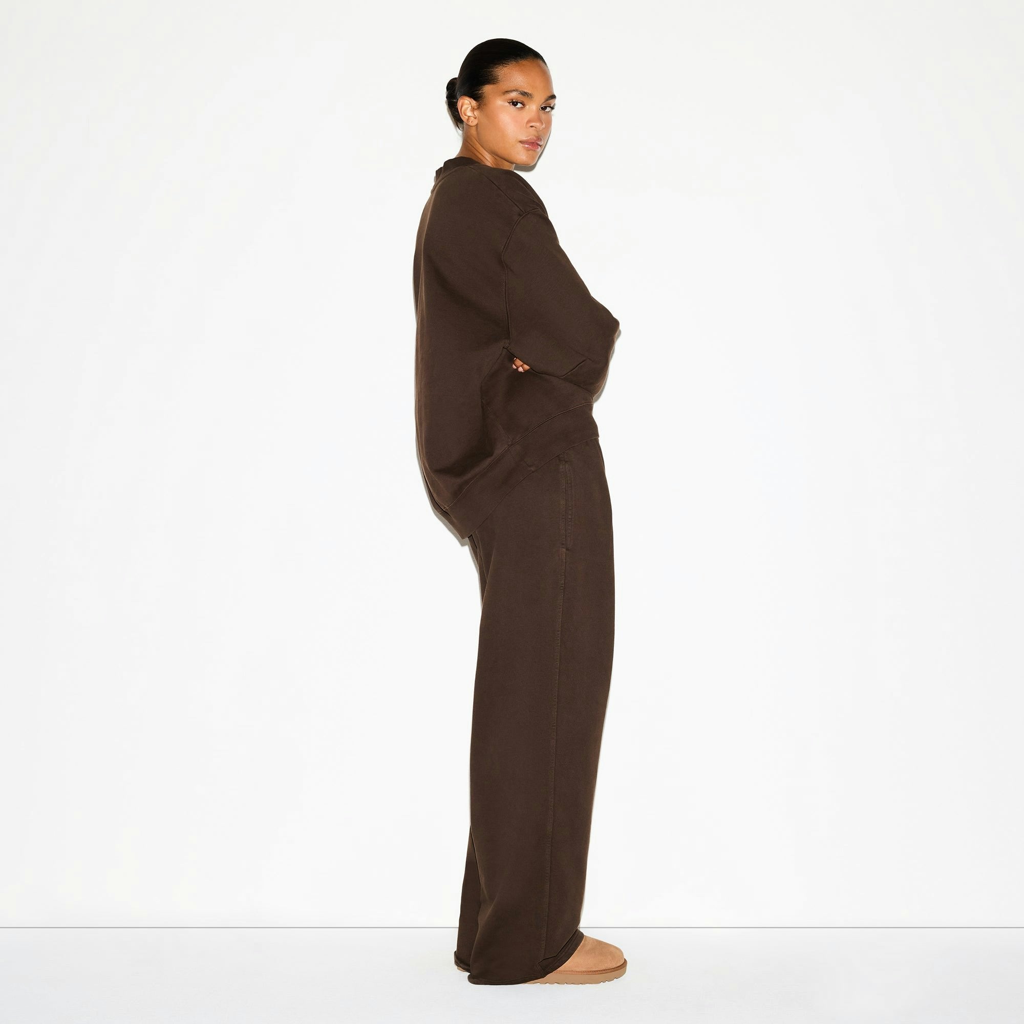 BOYFRIEND FLEECE V NECK PULLOVER