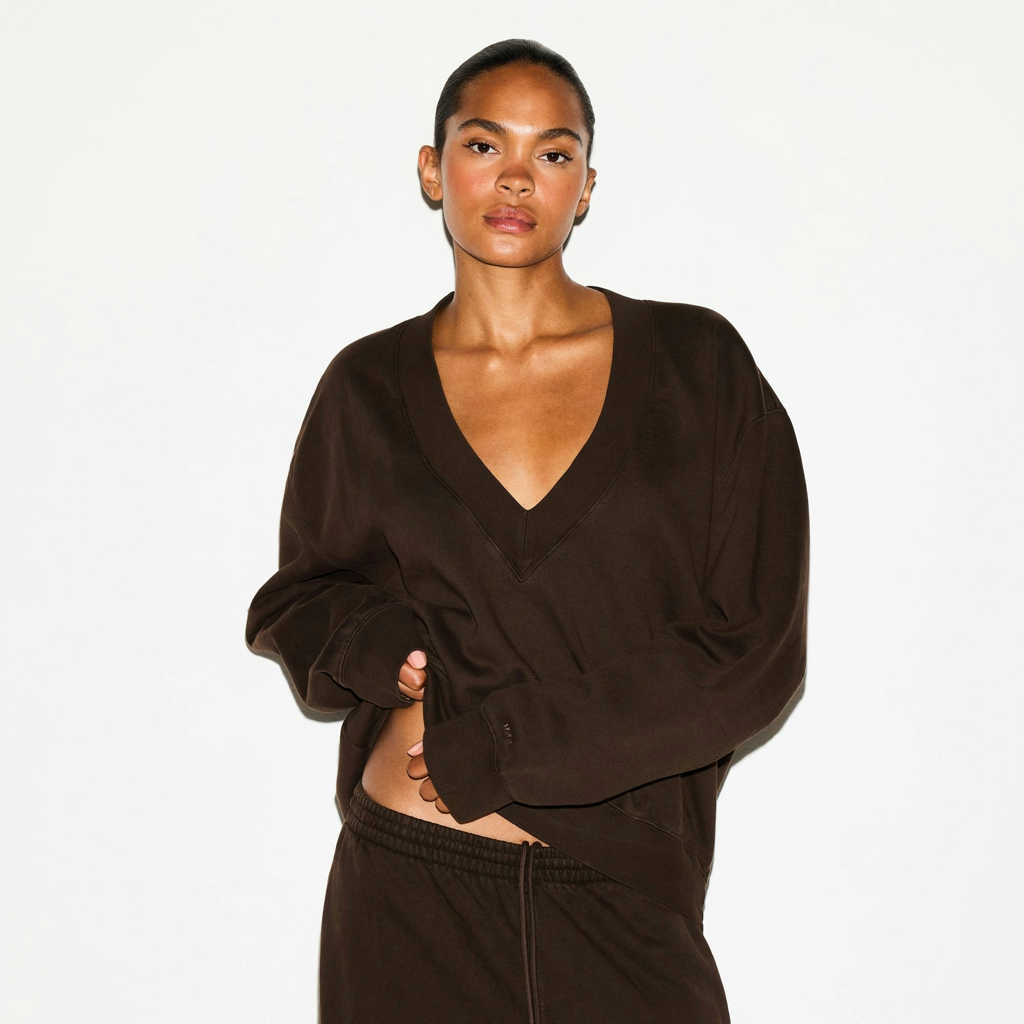 BOYFRIEND FLEECE V NECK PULLOVER