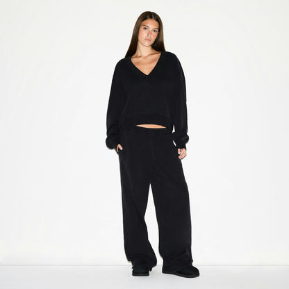 BOYFRIEND FLEECE V NECK PULLOVER