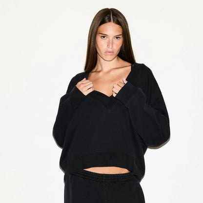 BOYFRIEND FLEECE V NECK PULLOVER