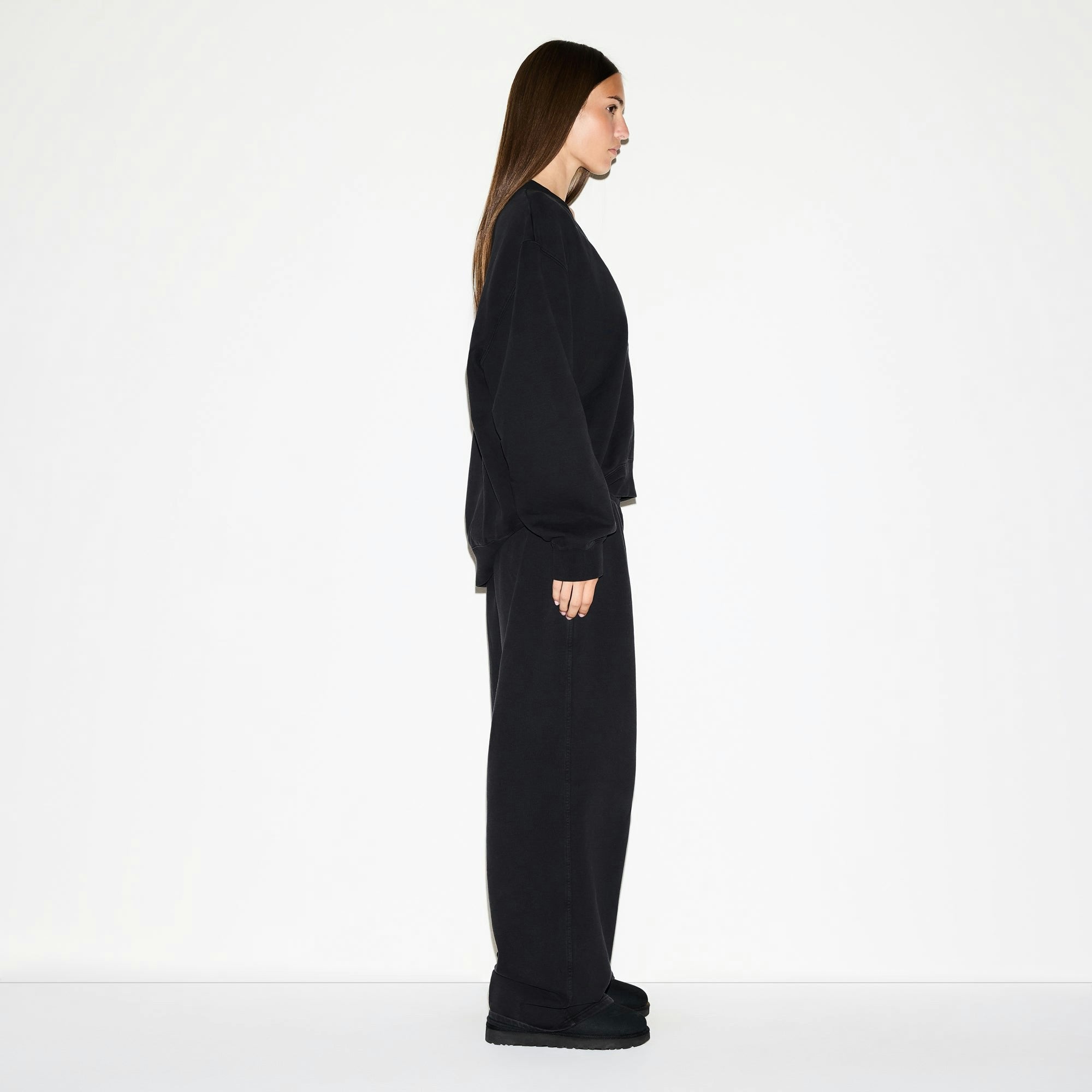 BOYFRIEND FLEECE V NECK PULLOVER