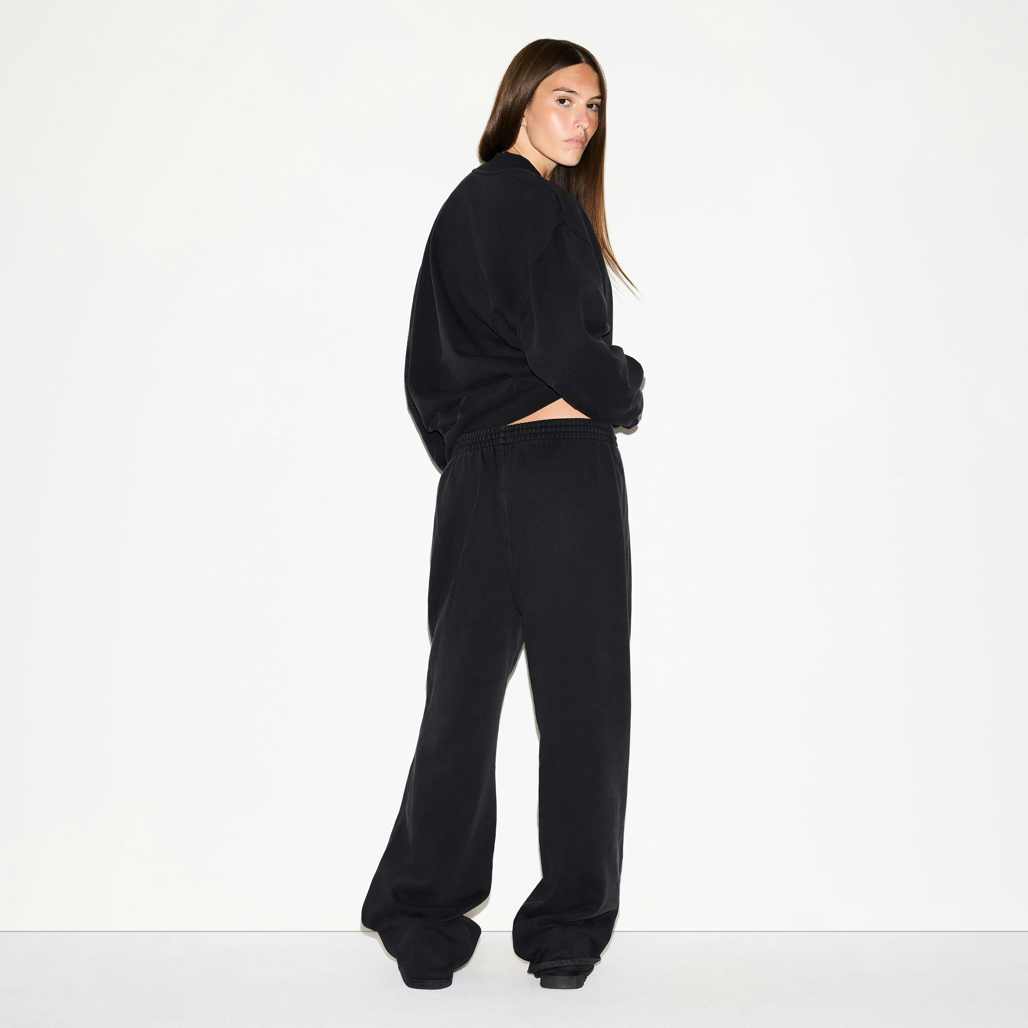 BOYFRIEND FLEECE V NECK PULLOVER