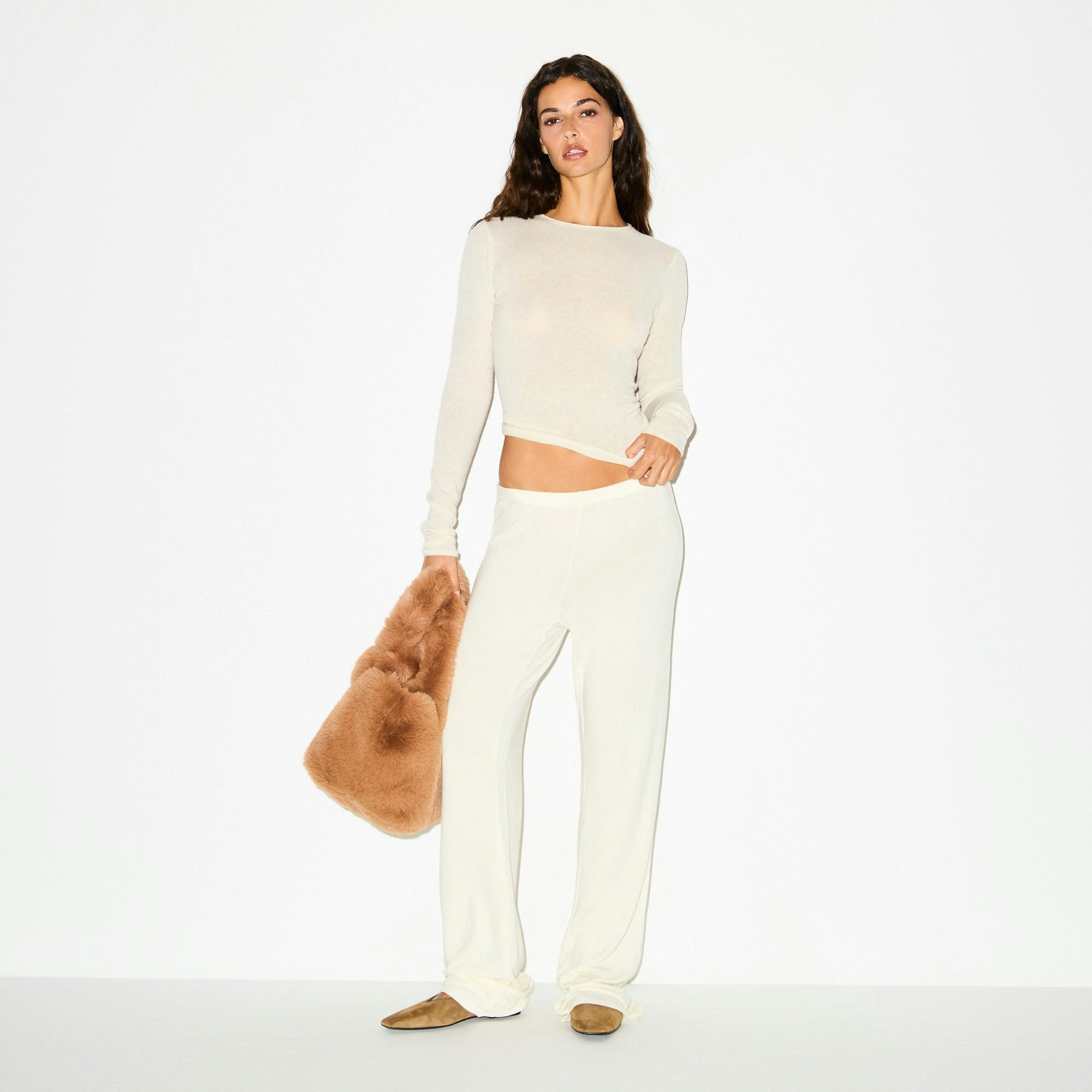 Skims Featherweight Cashmere Long Sleeve Top Egret