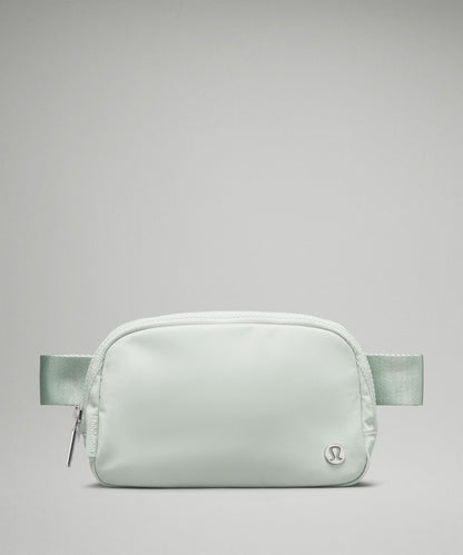 Lululemon Everywhere Belt Bag 1L