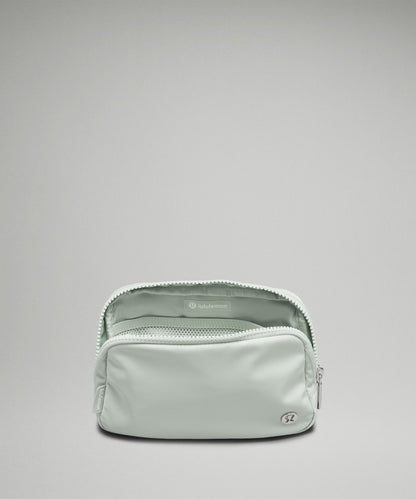 Lululemon Everywhere Belt Bag 1L
