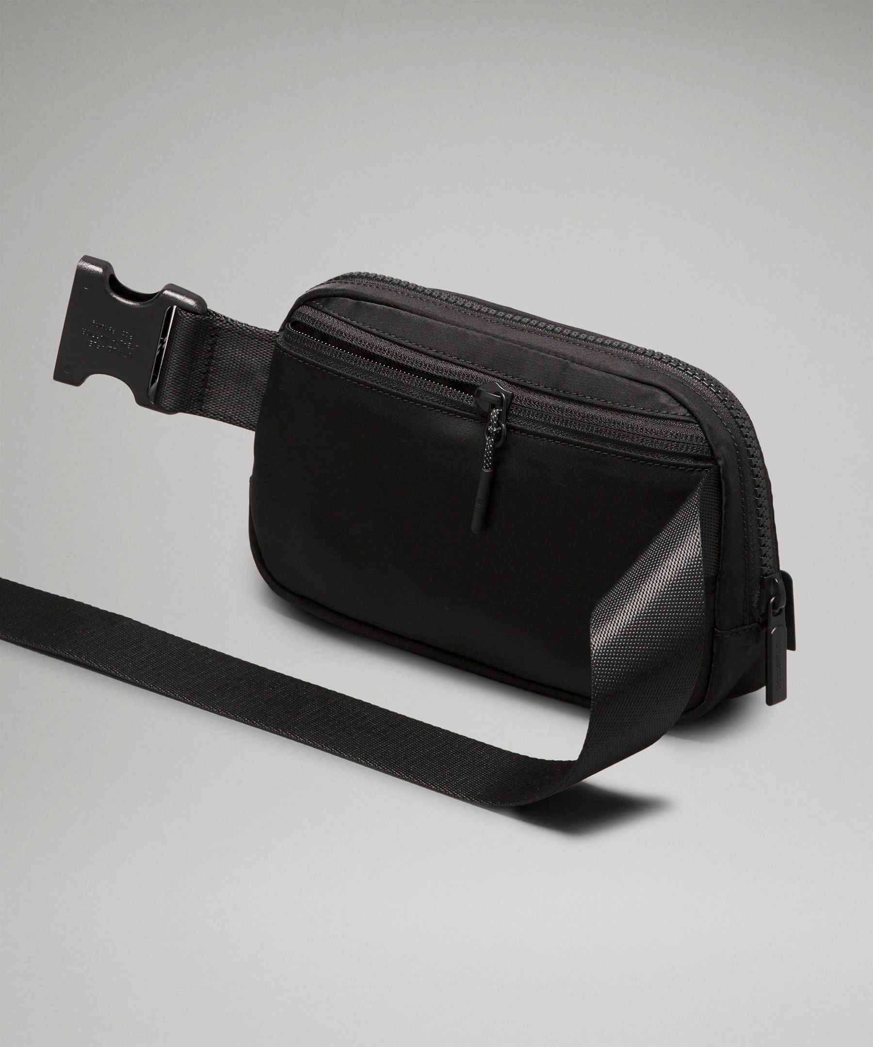 Lululemon Everywhere Belt Bag 1L