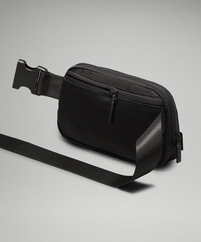 Lululemon Everywhere Belt Bag 1L