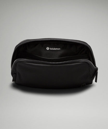 Lululemon Everywhere Belt Bag 1L