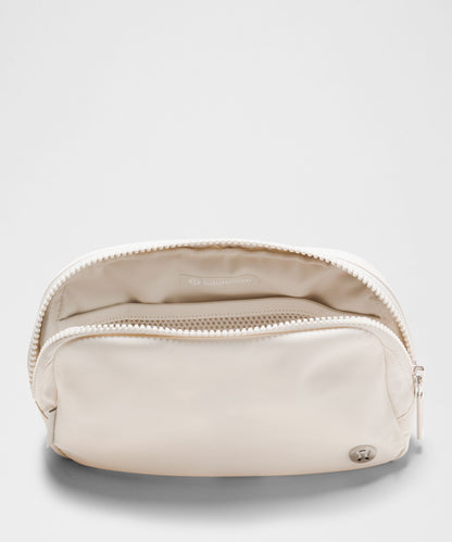 Lululemon Everywhere Belt Bag with Long Strap 1L