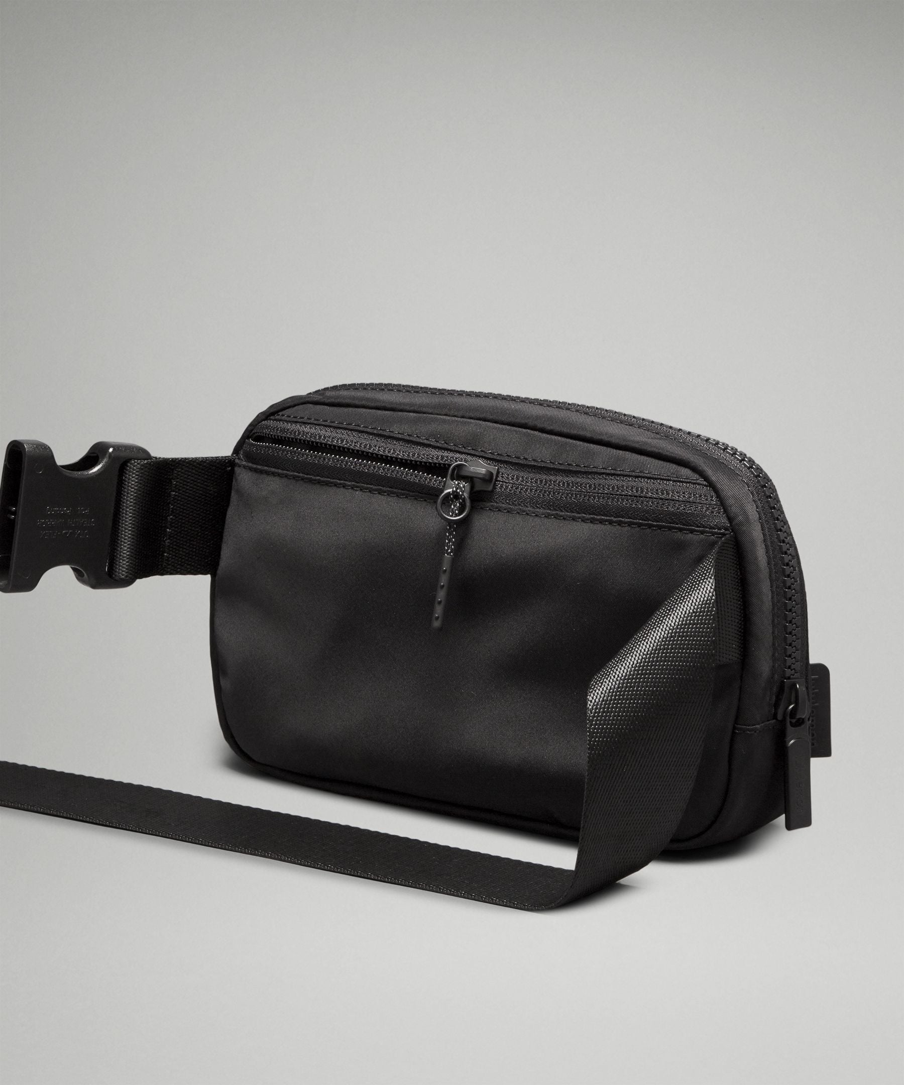 Lululemon Everywhere Belt Bag with Long Strap 1L