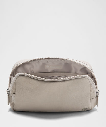 Lululemon Everywhere Belt Bag Large with Long Strap 2L