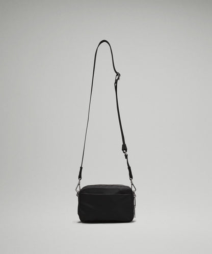 Lululemon Everywhere Crossbody Bag 2L *Metal Hardware