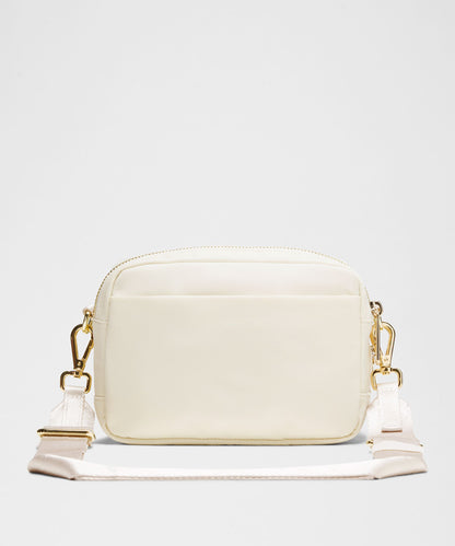 Lululemon Everywhere Crossbody Bag 2L *Metal Hardware