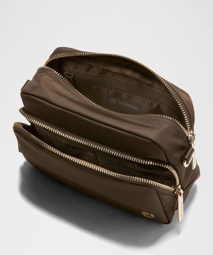 Lululemon Everywhere Crossbody Bag 2L *Metal Hardware