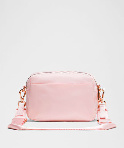 Lululemon Everywhere Crossbody Bag 2L *Metal Hardware