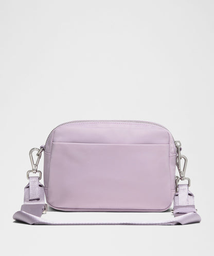 Lululemon Everywhere Crossbody Bag 2L *Metal Hardware